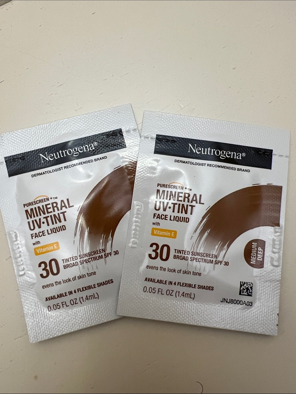 Neutrogena Mineral UV-Tint Face Liquid SPF 30 — Two Packets